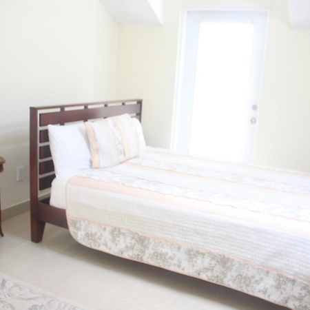 Carib Club Apartment Teluk Grace Luaran gambar