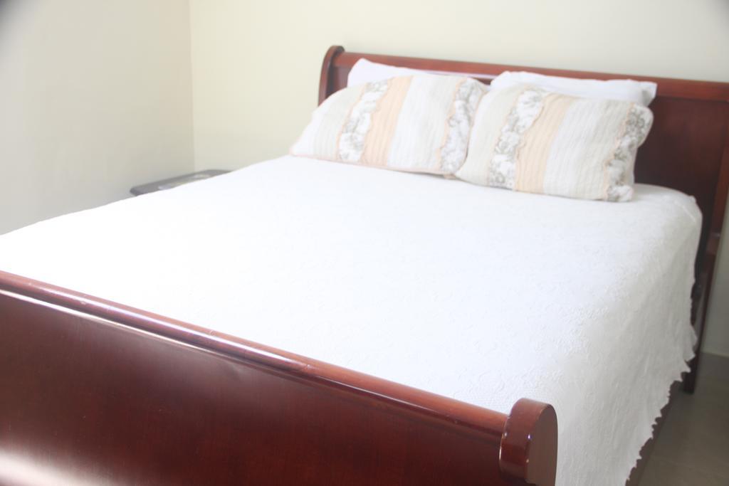Carib Club Apartment Teluk Grace Luaran gambar