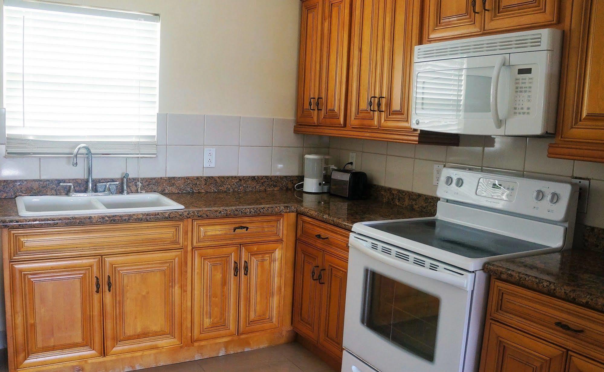 Carib Club Apartment Teluk Grace Luaran gambar