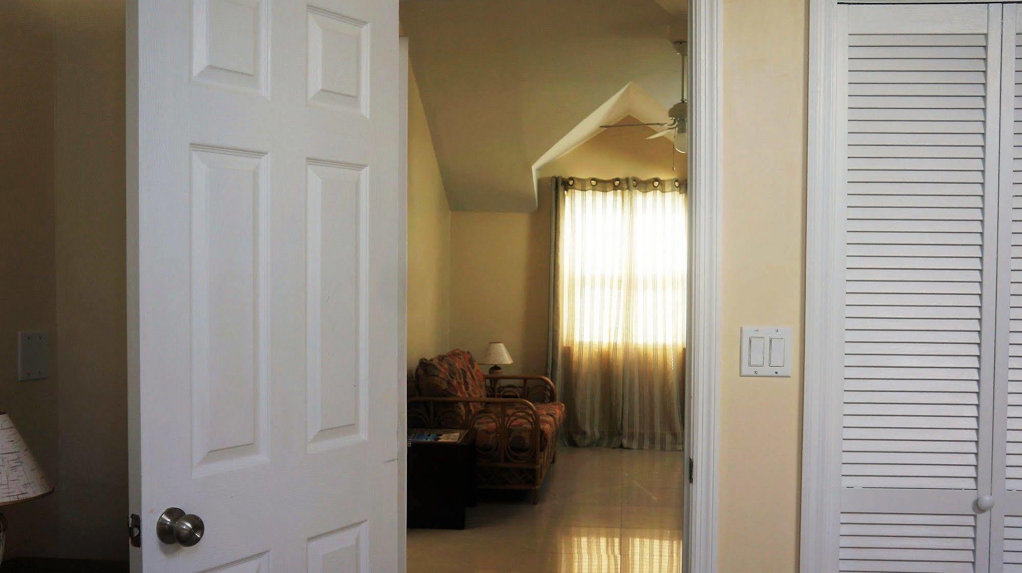 Carib Club Apartment Teluk Grace Luaran gambar